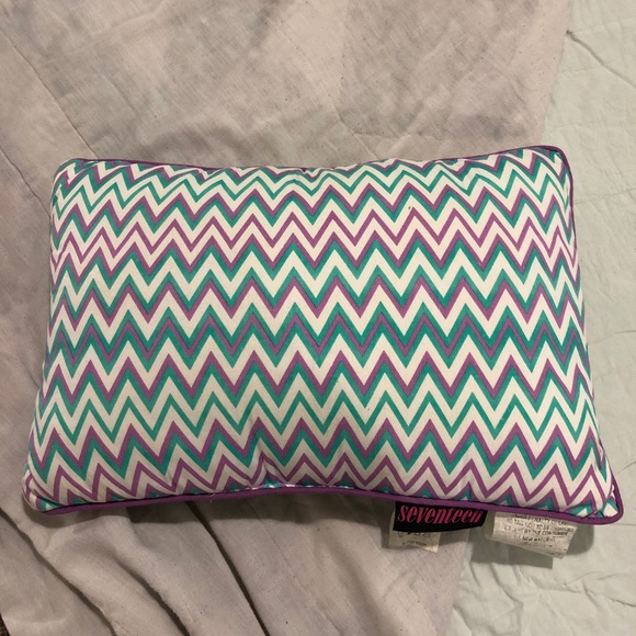 Throw pillows !! Who doesn't love pillows! - Picture 3 of 5